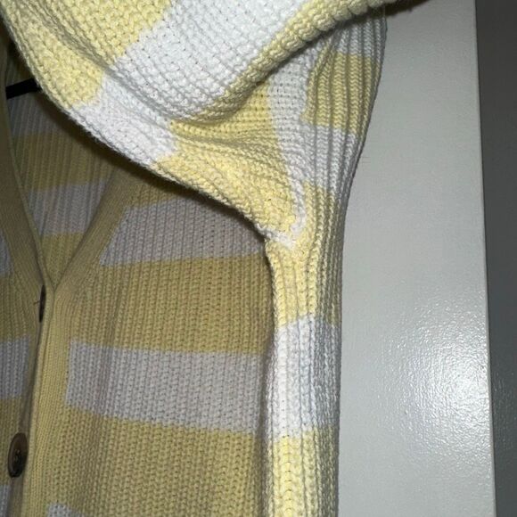 Old Navy Women’s Large Chunky Knit Cardigan Sweater White Butter Yellow Stripe - Picture 4 of 9